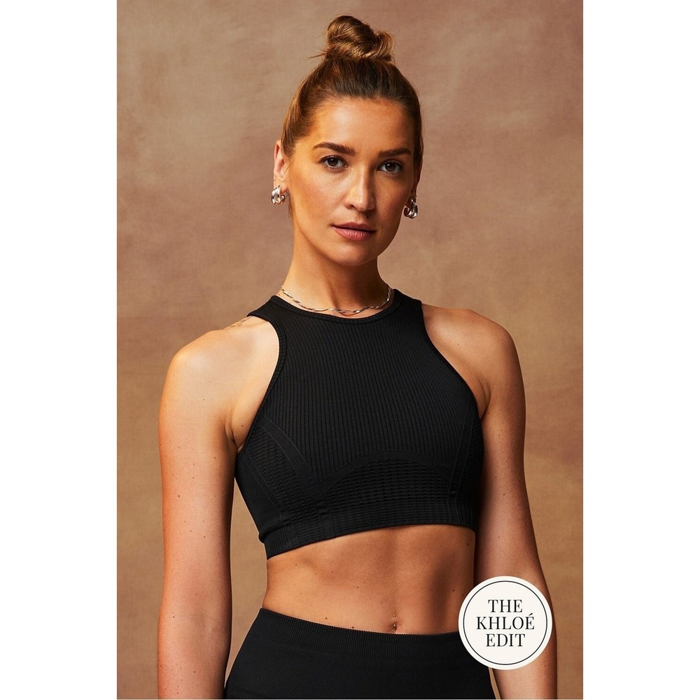 NEW- Fabletics Ombre Seamless Low Impact Sports  Bra  MSRP: $45 Black. Size Med